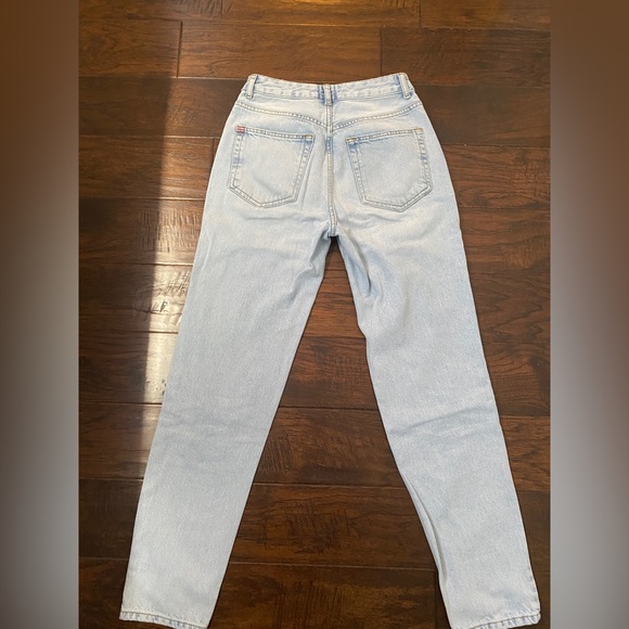 BDG Mom High Rise Jean Size 25 - Picture 3 of 4